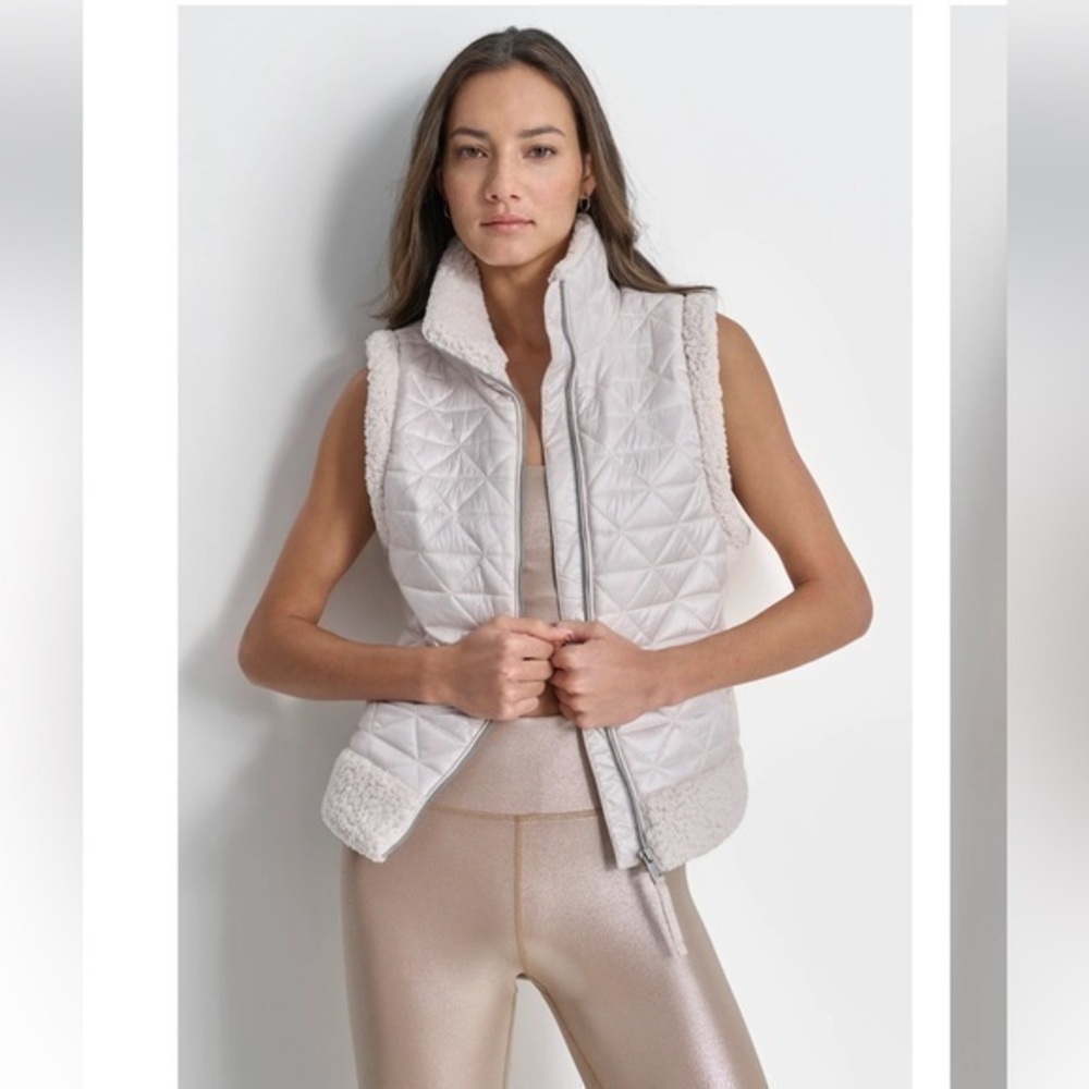 NWT ❤️ DKNY White Diamond Quilted Puffer Vest w/ Sherpa Edging, M